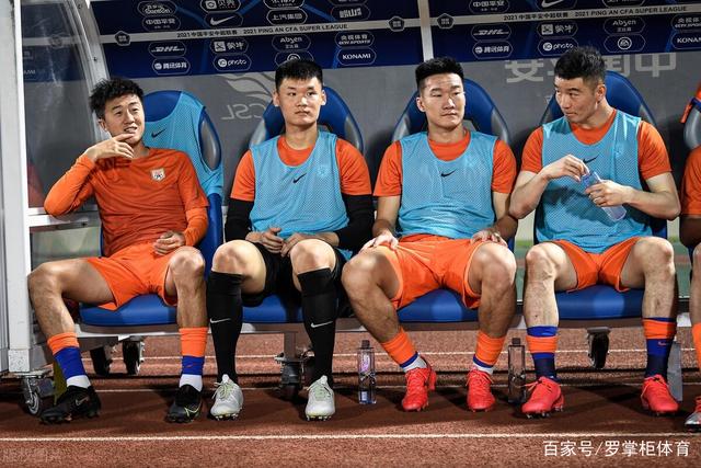 穆帅称赞皇马团结协作；独特战术赢得维尼修斯支持：让他感受球迷的热情